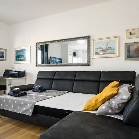 Aurora Seaview Apartment Млини Екстериор снимка